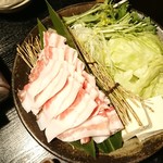 博多もつ鍋 馬肉 九州自慢 - 黒豚しゃぶしゃぶ（2人前）