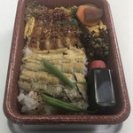 Nishimura Kawa Uo Ten - 鰻の蒲焼と白焼きのハーフ＆ハーフ丼