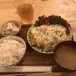 IPPON Shokudo - チキン南蛮定食 1,050円税込  ※希少部位のふりそでを使っており数量限定。しかも麦飯お代わり自由が嬉しい！