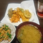 Tochigiya Sozai Ten - 天ぷら定食の完成です