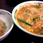 Hidakaya Sasazuka Kannondori Ten - チゲ味噌ラーメン＋半チャーハンセット（750円）