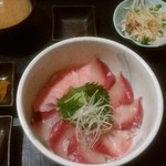 和食処 八田 - 日替わり丼ぶりランチ(ハマチ、ネギトロ)