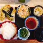 雛菊 - ランチ 天麩羅定食
            800円