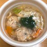 NATURAL LAWSON Toranomon Tomoecho Ten - Ｌ鶏団子と野菜の和風スープ　