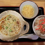 フジタカナスビ - 2011年打ち合わせ時に食べた牛丼とミニ餡かけうどん500円