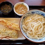 丸亀製麺 - 釜揚げ(大)＆天ぷら＆出汁