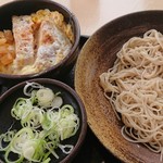 ゆで太郎 - かつ丼は僕でも軽々食べきれました！