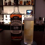 Bar CURA - OLD EZRA 15 YEARS OLD（炭酸割り）