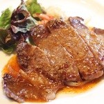 Steak Restaurant Ouka - グリルセット1,000円は牛ロースステーキ、御飯、赤だし、香の物、コーヒー