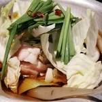 Hakata Motsu-nabe Baniku Kyushu Jiman Kanazawa Ekimae Ten - 博多モツ鍋（醤油）