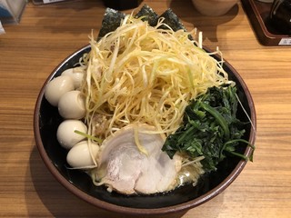 Ichikakuya Kasukabe Ten - ・ねぎラーメン 670円
                        ・白髪ねぎ 170円
                        ・うずら 110円