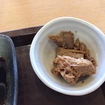 Ryoshi no Donburi Ya - まぐろ？かつお？煮つけ