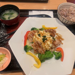 Ootoya Berumoru Utsunomiya Ten - ポテタル鶏竜田のサラダ定食890円