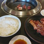 Kalbi Bokujou Tsubame Sanjo Ten - ハラミランチ