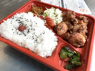 SUGOH Kitchen & Cafe - からあげ弁当 ドアップ