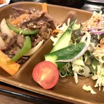 Yakiniku Fuji - プルコギ&サラダ ドアップ(プルコギ定食 880yen)