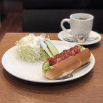 Cafe Yoshino Miyoshi Ten - Ａモーニング(ホットドッグ、サラダ)、コーヒー