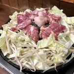 Shushoku Douraku Jin - 生ラムジンギスカン…850円（生ラム＋野菜＋牛脂）