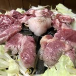 Shushoku Douraku Jin - 生ラムジンギスカン…850円（生ラム＋野菜＋牛脂）