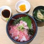 いなせ - 料理写真:まぐろとたたき丼