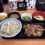 Yoshinoya Kofu Bypass Muko Machi Ten - 麦とろ牛皿御膳