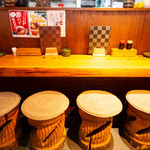 はかた居酒屋ばかちん - カウンター席