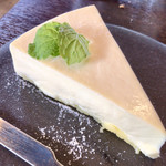 Pizzeria Bar Coneri Yokosuka Chuo - 濃厚クリームチーズケーキ