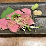 Katsuryoku Sumiyaki Sakaba Sumikichi San - タン刺し 734円