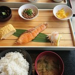 御膳屋 - すごーく基本的な朝ごはん。