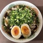 Dangan Ramen - 影武者ブラック改 肉のせ 780円
                      とろとろ味玉 120円
                      ネギ 120円