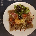 Bistro Sankanto - ガレットの玉子、ベーコン、チーズ(単700円)です。