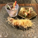 Teppan Steak Kashin - 前菜の海老のカダイフ揚げ、サーモンとホタテのマリネ、鴨のオレンジソース。