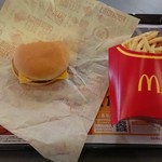 マクドナルド - チーズバーガー 130円とクーポンのポテトＬ　150円