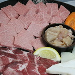 Sumibi Yakiniku Shichirin Ya - 特選盛り合わせ