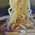 Maruuchi Shokuhin Resutaurant - 縮れ中細麺