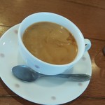 セーヌカフェテラス - ホットコーヒーにミルク投入(2019.10/上旬)