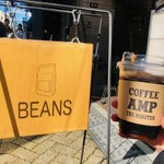 COFFEE AMP. - 小さなテラス席がいい感じ！