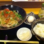 フジタカナスビ - 肉盛り油うどん