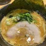 横浜家系ラーメン 一蓮家 - 味噌ラーメン(820円)