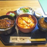 第二鳥つね - 料理写真:相盛り丼！うな牛みたいに１つの丼に２つの具材を乗せるのと違う！別丼だ！！