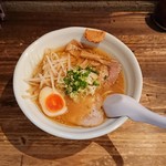 Tamariya - たまり家特製ラーメン 680円