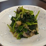 旬魚菜 しら川 - 根三つ葉とアオヤギの和え物