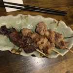 Yakitori Gurume Hitotsubo - 左〜鯨・猪・鴨