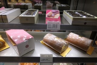 成城 風月堂 - ロールケーキ