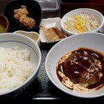 Naka U Yamashina Sanjodori Ten - デミグラス唐あげハンバーグ定食（770円税込）