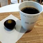 COFFEE STYLE UCC Atore Kichijoji Ten - 本日のカヌレと珈琲のセット 500円税込