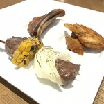 Buffet Dining Crystal - 串焼きBBQ等々...