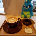 エイト・オー・エイトマウンテン - ◆「808 Latte」 ラテ  ◆「Donut」ベークドドーナツ