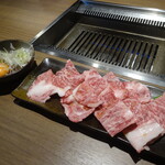 Omi Gyu Yakiniku Hyakuichiya - 近江牛カルビとすき焼きダレ