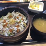 Washoku Restaurant Tonden Zama Ten - ランチトロいわしチラシ丼